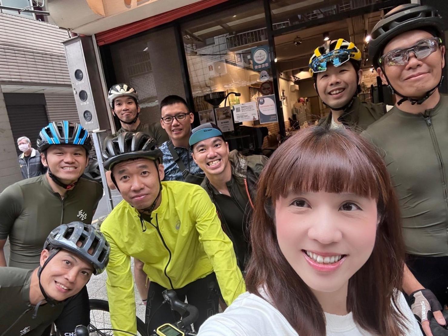 タイペイ イェス ホステル 淡水 エクステリア 写真